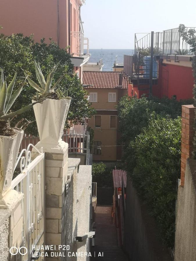 הוילה לאיגואליה Spectacular Sea View - 3 Minutes Walk From The Sea מראה חיצוני תמונה
