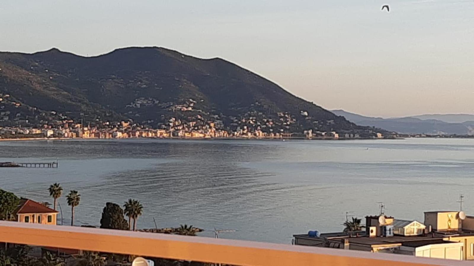 הוילה לאיגואליה Spectacular Sea View - 3 Minutes Walk From The Sea מראה חיצוני תמונה