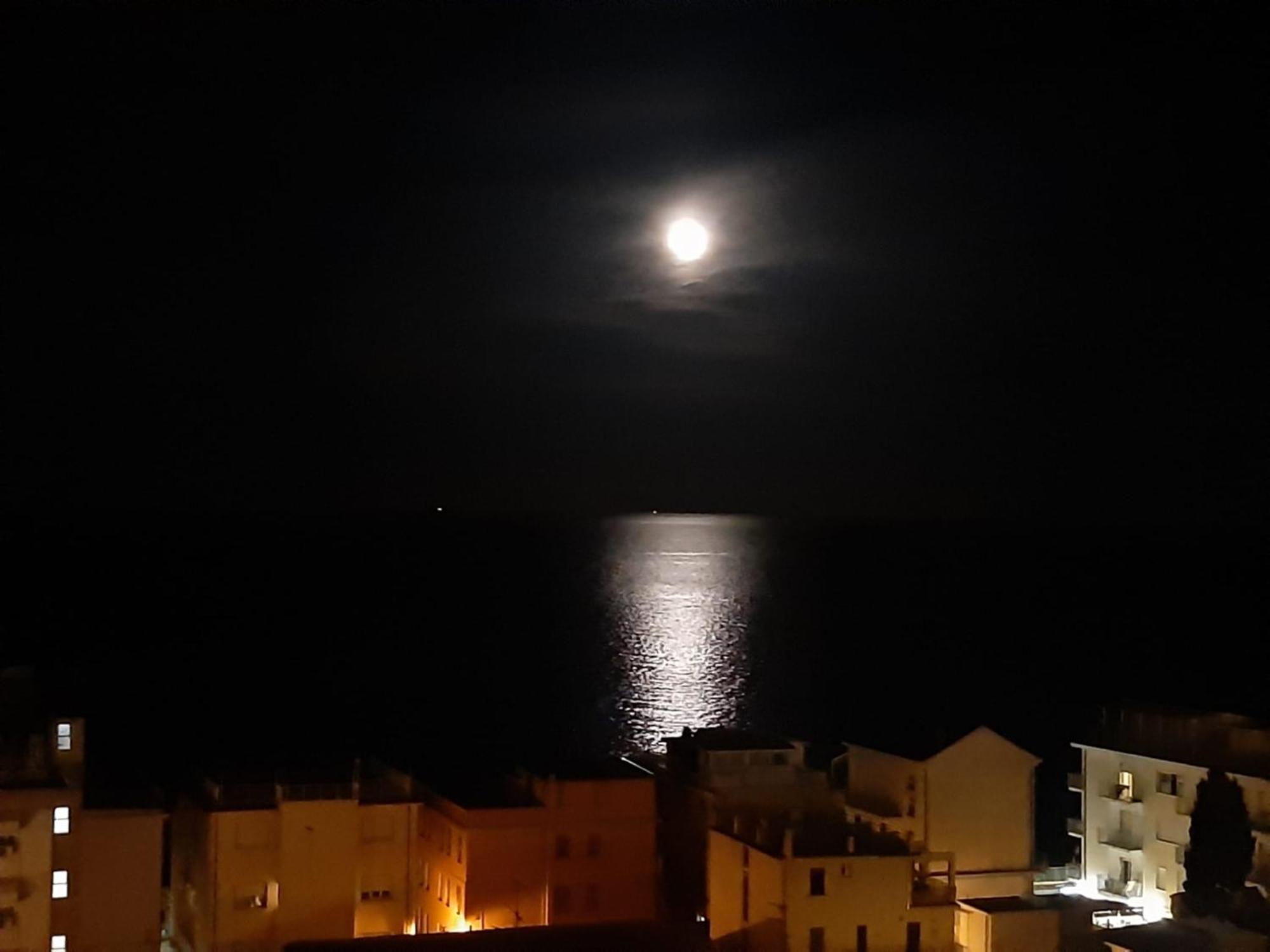 הוילה לאיגואליה Spectacular Sea View - 3 Minutes Walk From The Sea מראה חיצוני תמונה