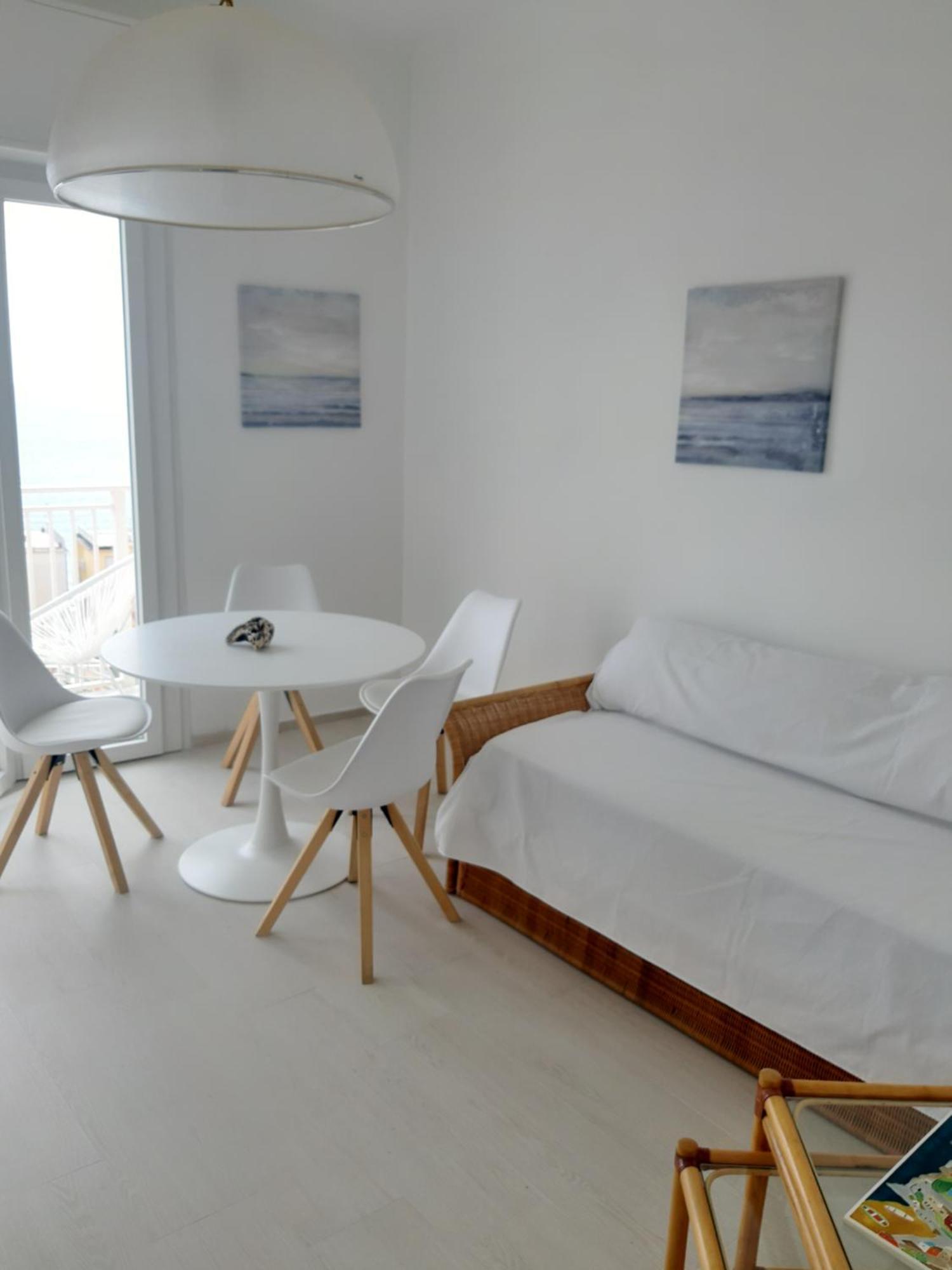 הוילה לאיגואליה Spectacular Sea View - 3 Minutes Walk From The Sea מראה חיצוני תמונה