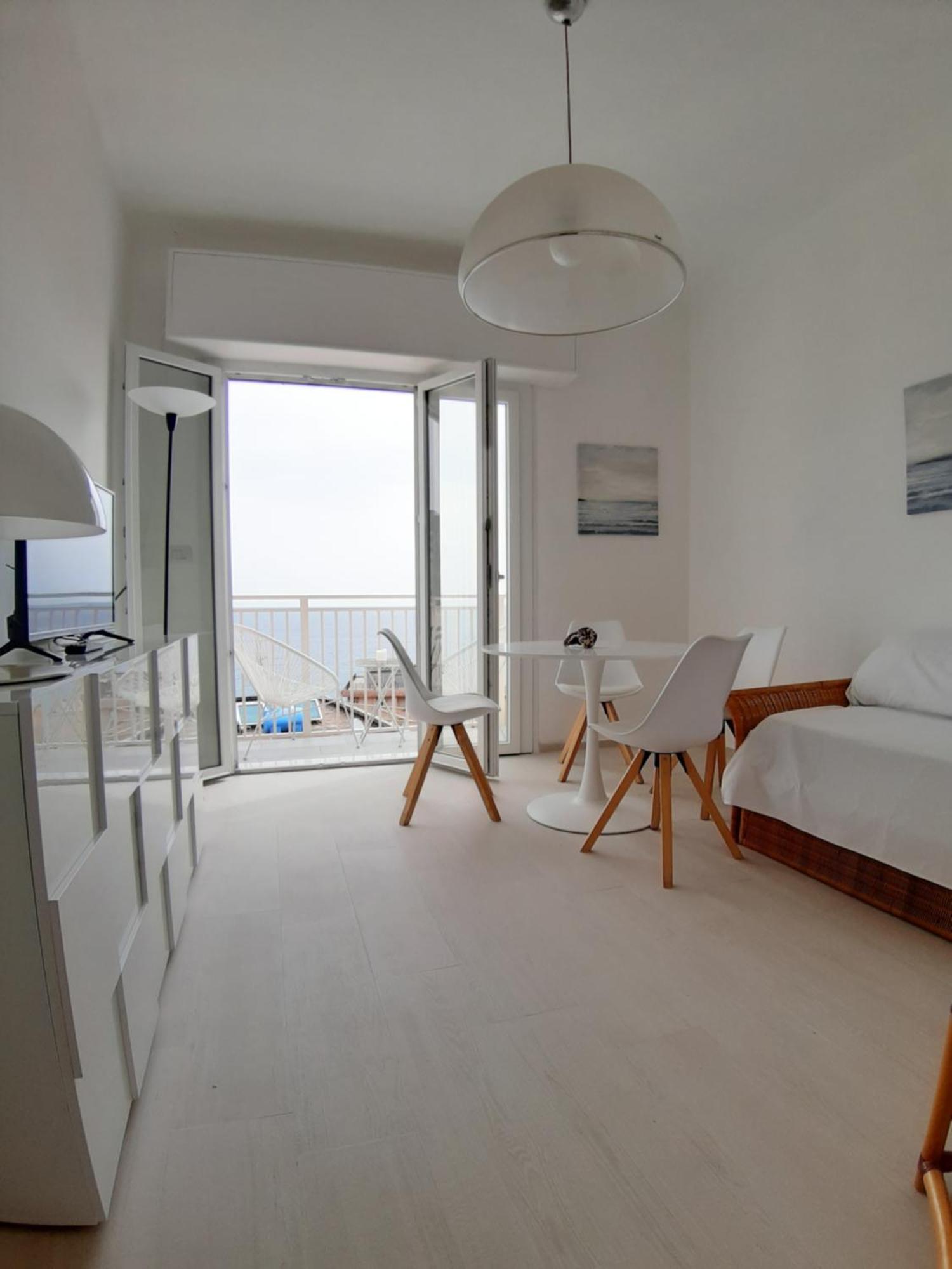 הוילה לאיגואליה Spectacular Sea View - 3 Minutes Walk From The Sea מראה חיצוני תמונה