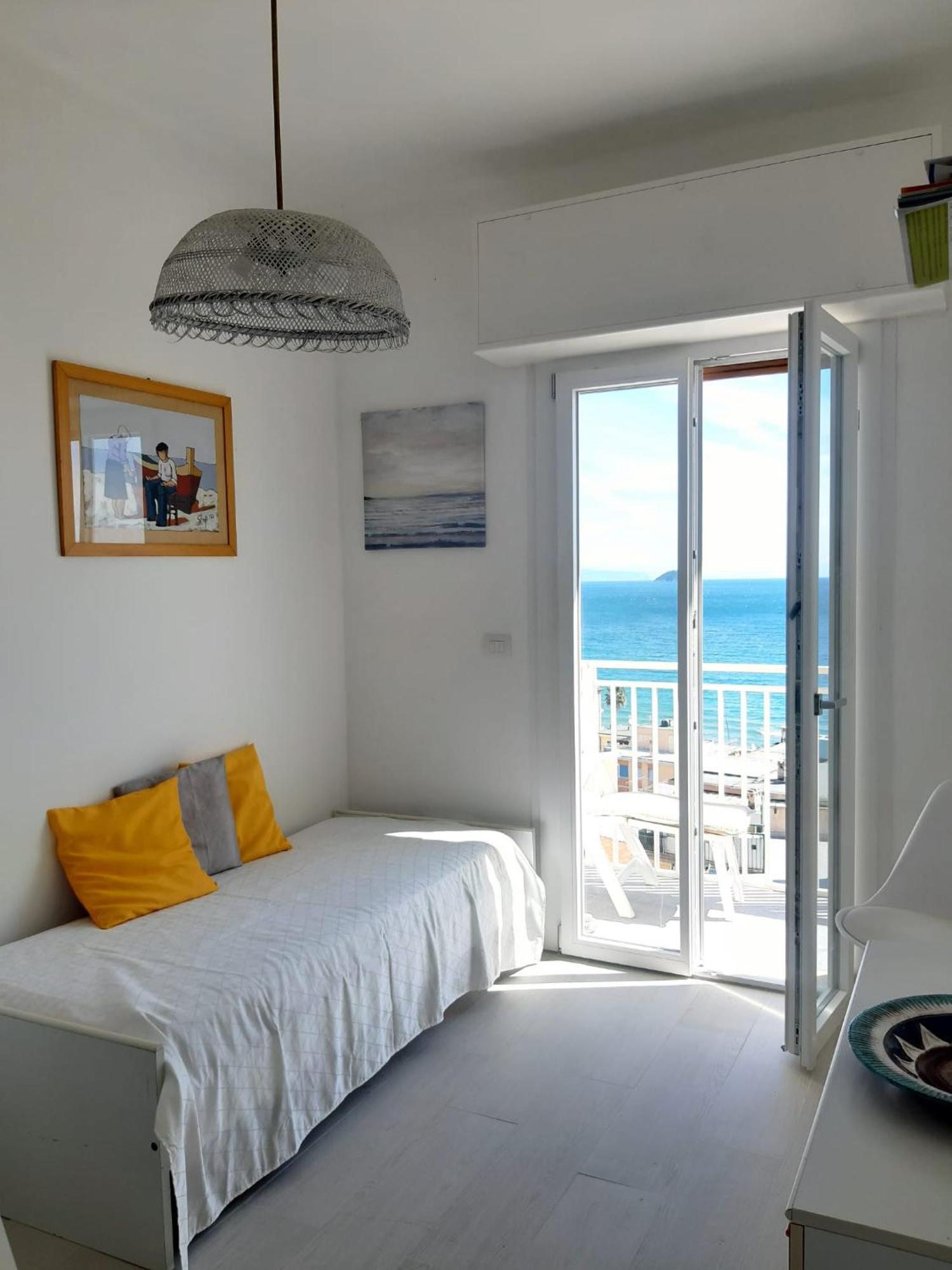 הוילה לאיגואליה Spectacular Sea View - 3 Minutes Walk From The Sea מראה חיצוני תמונה