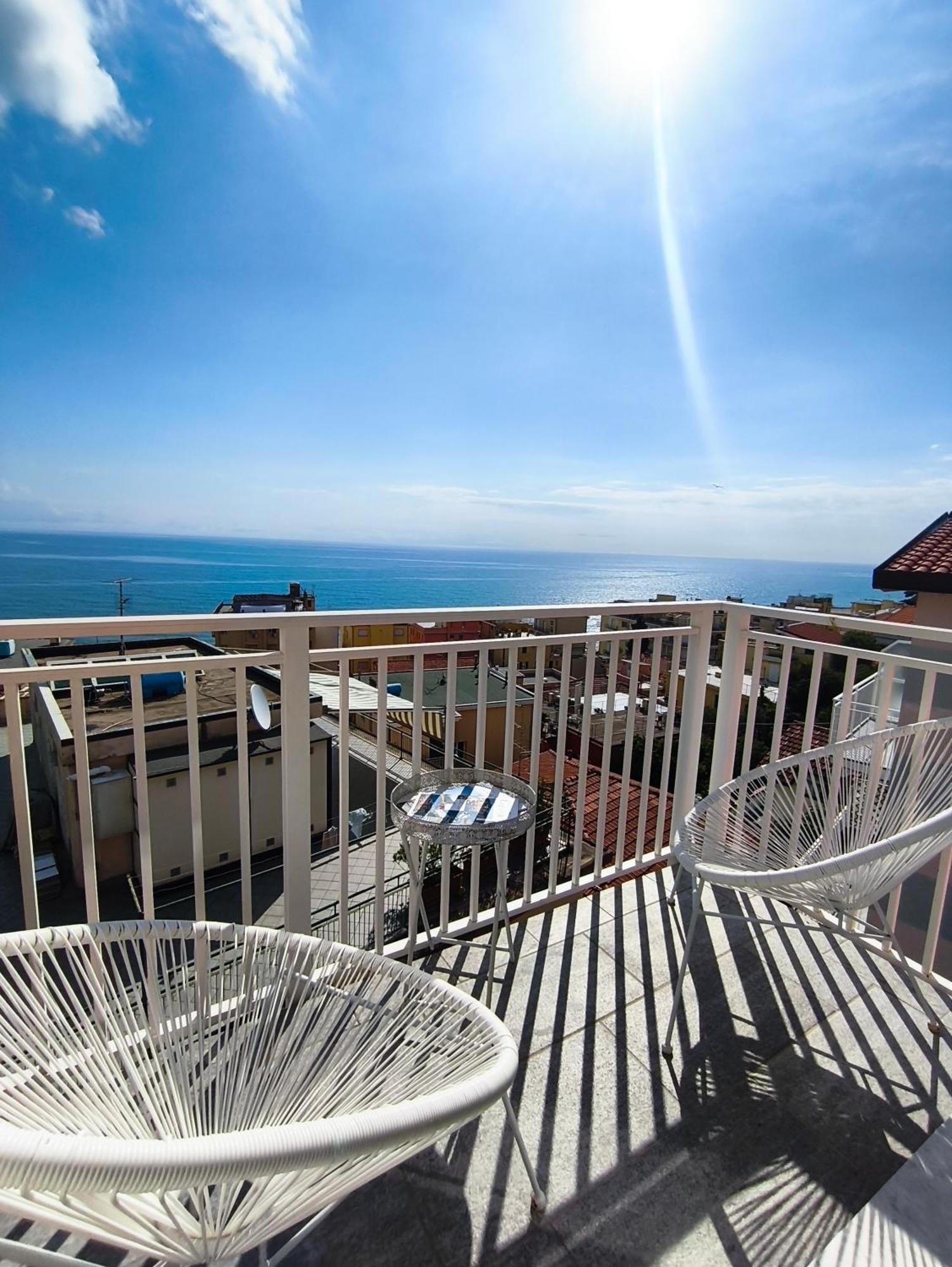 הוילה לאיגואליה Spectacular Sea View - 3 Minutes Walk From The Sea מראה חיצוני תמונה